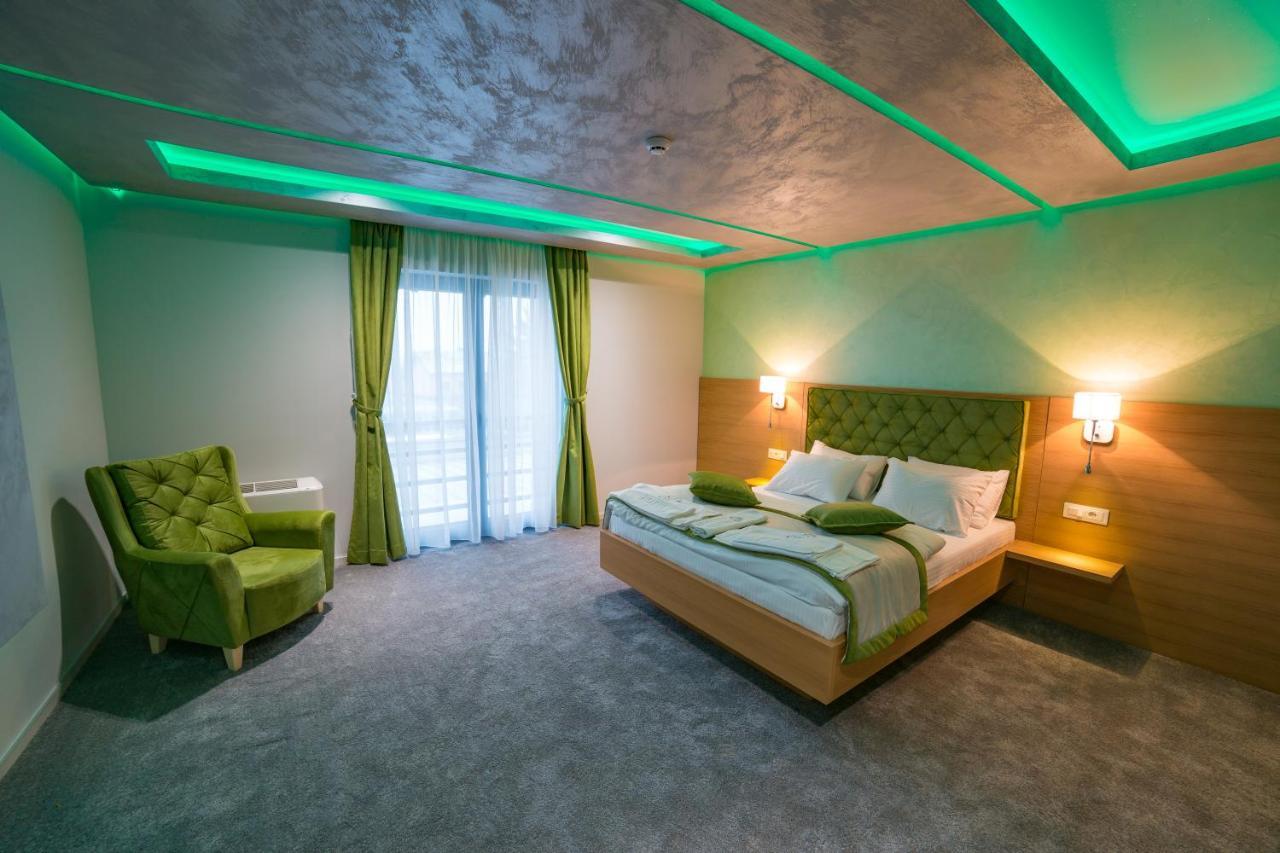 Motel Felikitas Laktaši エクステリア 写真
