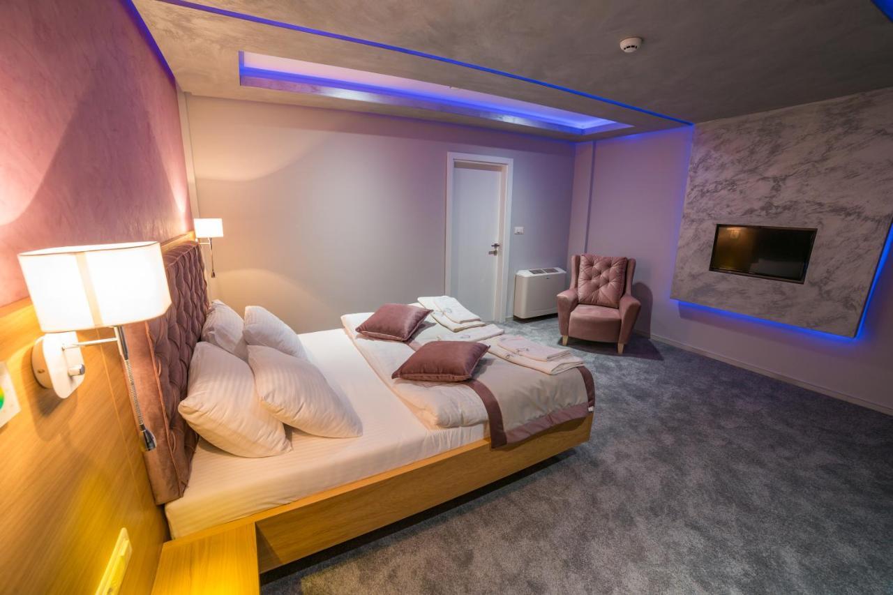 Motel Felikitas Laktaši エクステリア 写真
